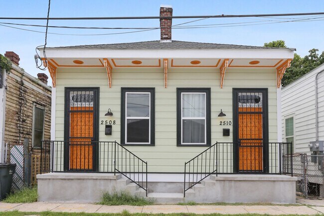 Building Photo - 2BD/2BA in Central City