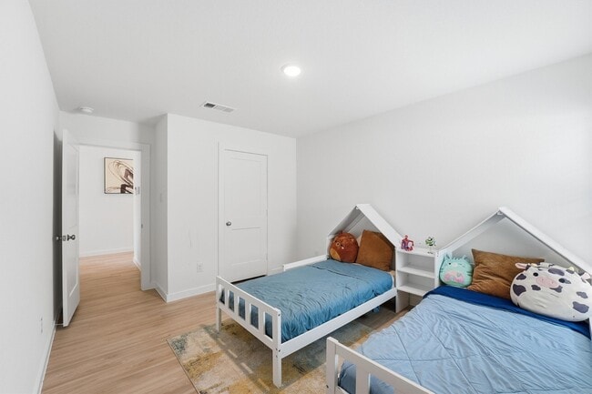 Building Photo - 8611 Pier Cove Dr