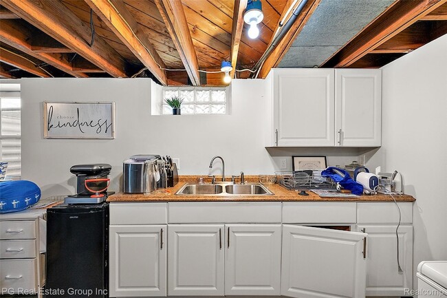 Building Photo - 4307 Cooper Ave