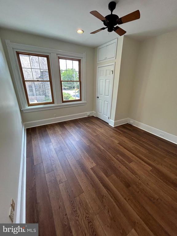 Building Photo - 209 Grayling Ave