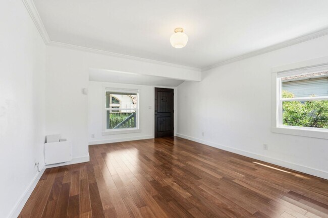 Building Photo - Beautiful Spacious 3-bedroom 2-Bath Home in Berkeley!