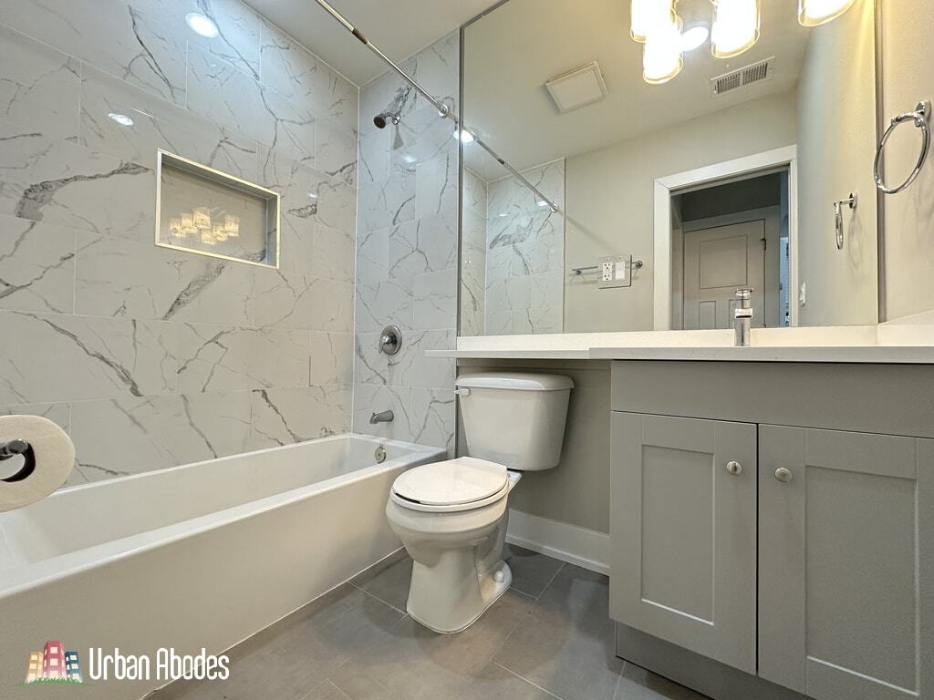 Building Photo - 445 W Belden Ave