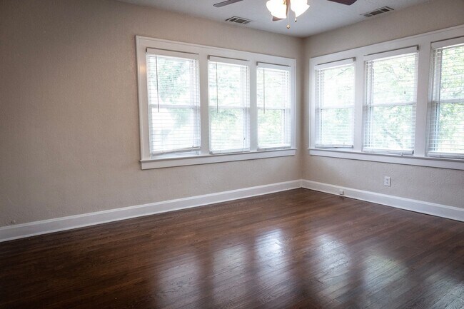 Building Photo - 49SW1109
