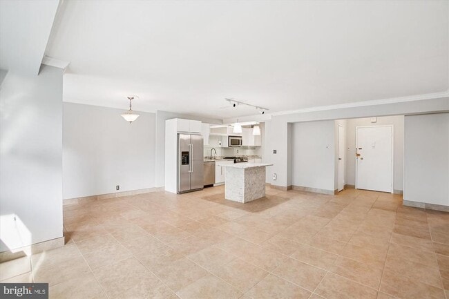 Building Photo - 4201 CATHEDRAL Ave NW