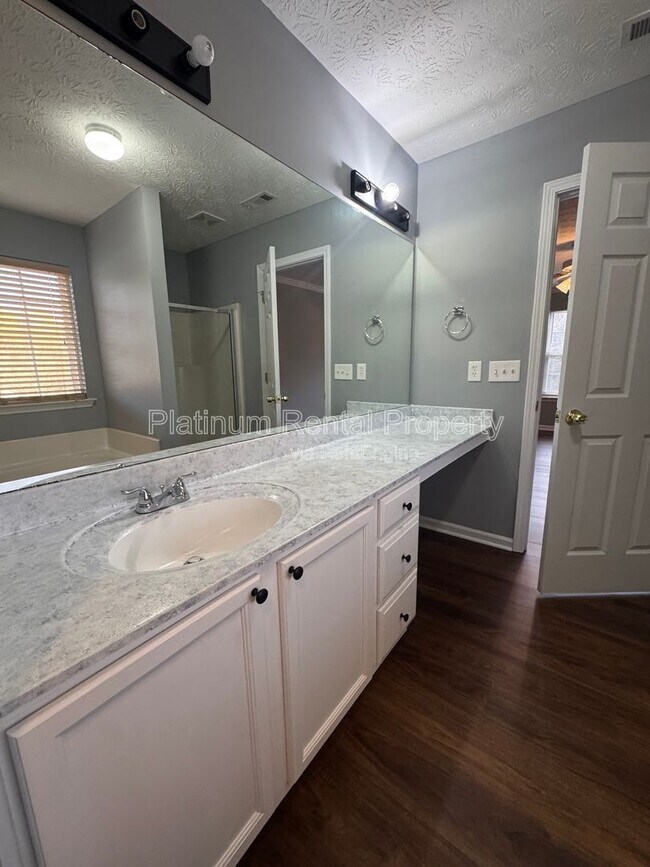 Building Photo - 1780 Campbell Ives Ct SW