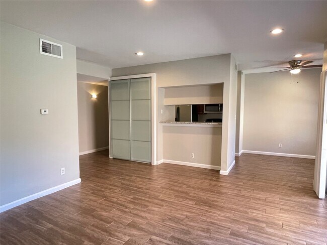 Building Photo - 6500 Harbor Town Dr