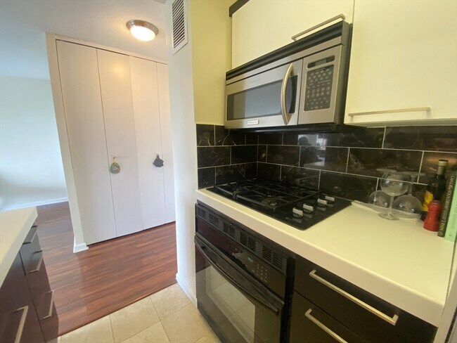 Building Photo - 151 Tremont St