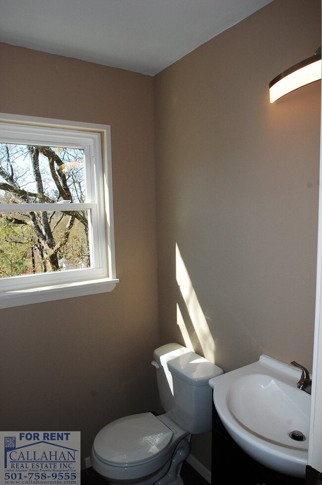 Building Photo - Updated 3 Bedroom NLR Home