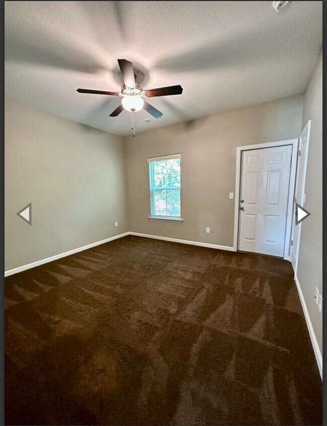 Building Photo - 3/3 condo convenient to FSU, FAMU, TCC, re...