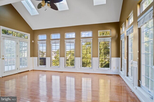 Building Photo - Spacious 4-Bedroom Home with Lake Views & Finished Basement