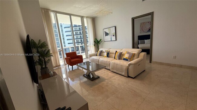 Building Photo - 15901 Collins Ave