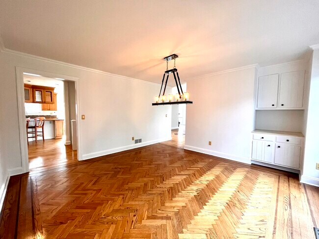 Dining room - 56 Red Coat Rd