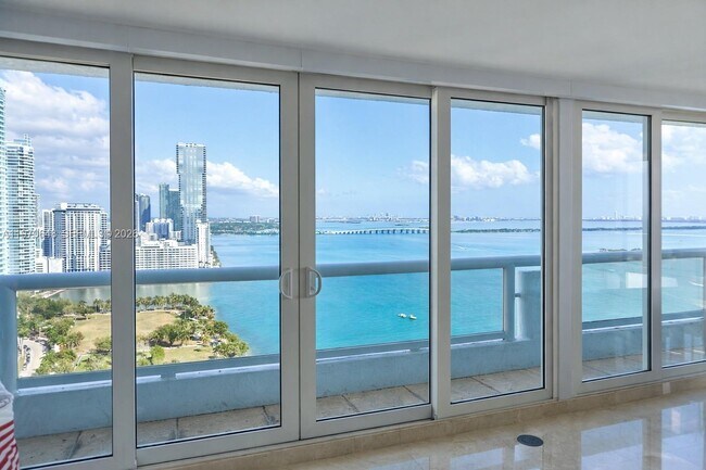 Building Photo - 1717 N Bayshore Dr