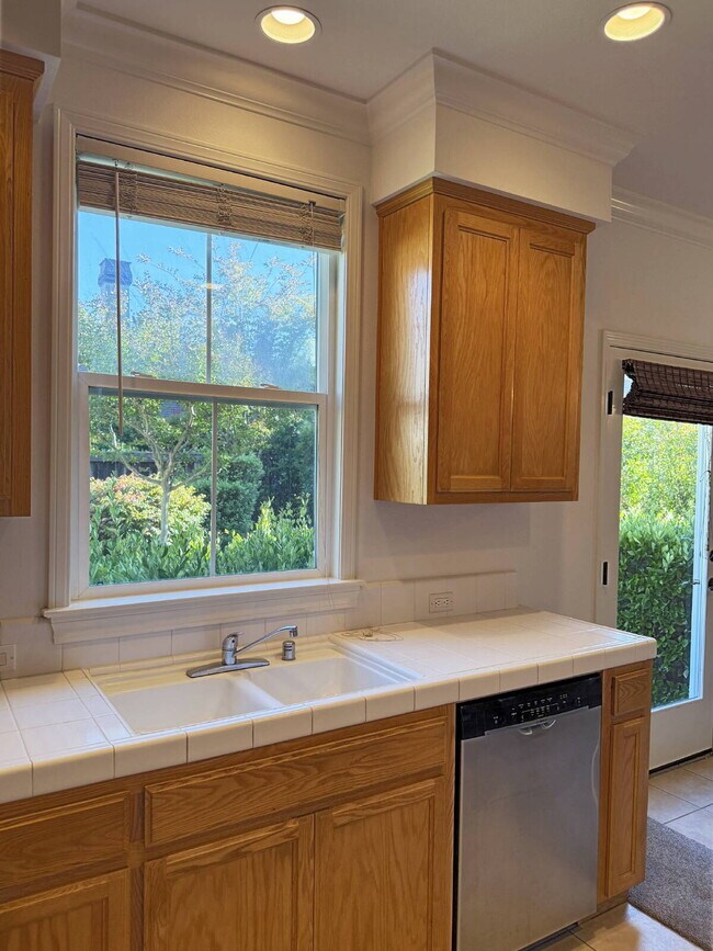 Building Photo - Eastside Sonoma | Single-Level Living Near the Plaza
