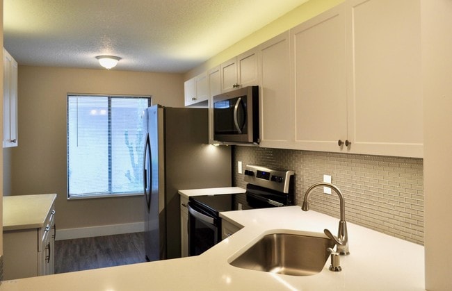 Building Photo - 2133 Sea Hawk Dr