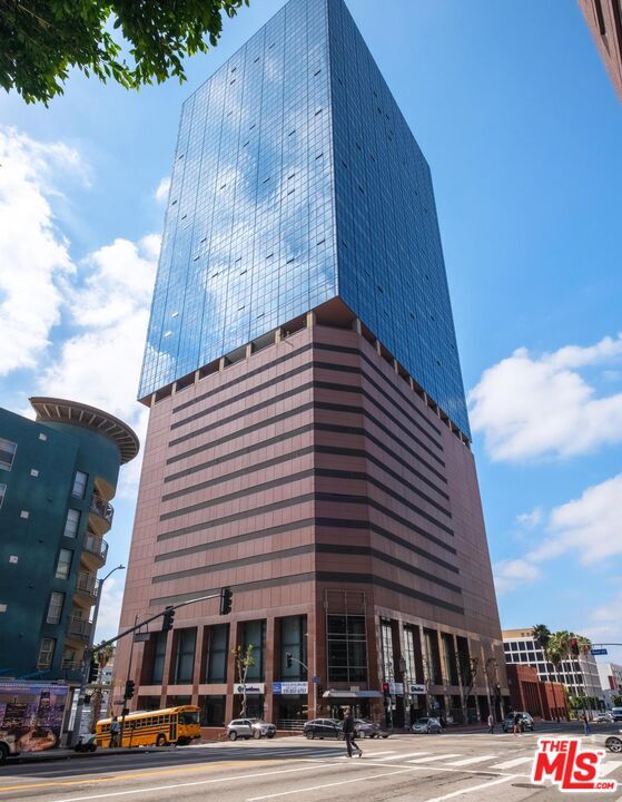 Building Photo - 1100 Wilshire Blvd