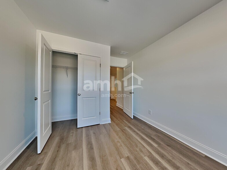 Building Photo - 5500 Front St