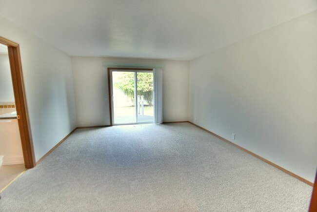 Building Photo - 3bd/2ba Mukilteo Home