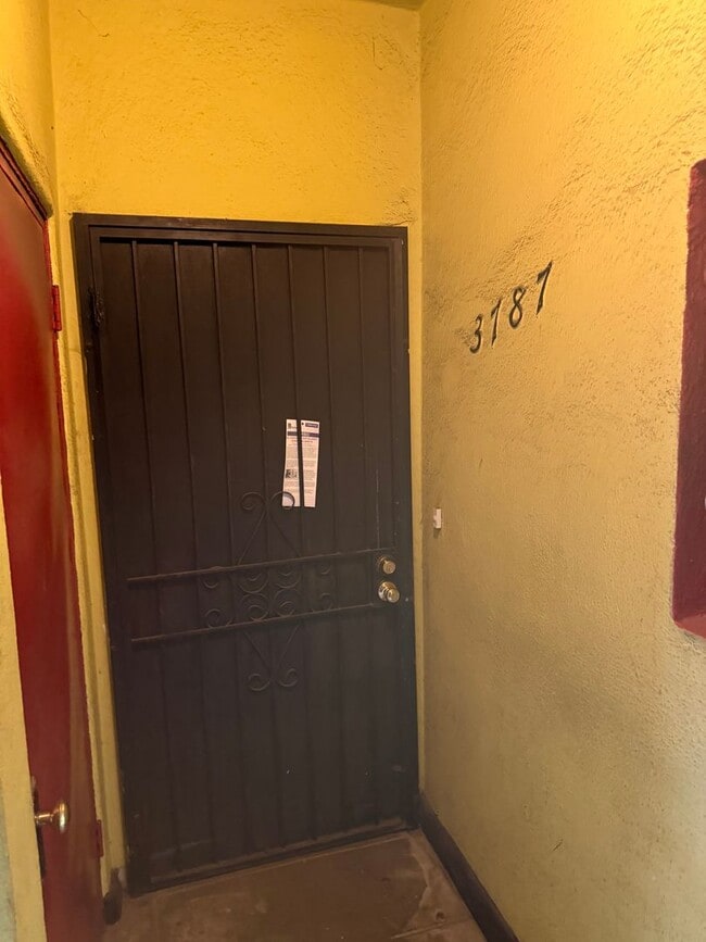 Building Photo - 3787 1/2-3789 W 9th St