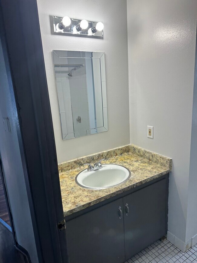 Building Photo - 1961 S 57th St