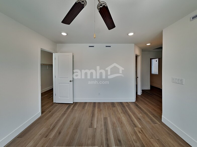 Building Photo - 11140 Magallanes St