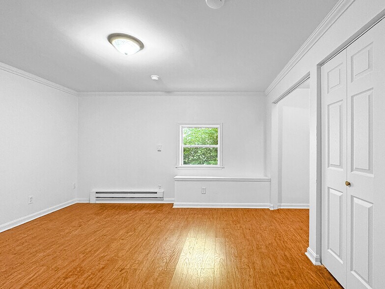 Office / Bedroom 4 - 712 Powell St