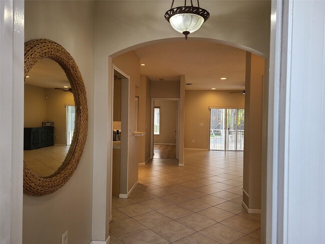 Building Photo - 4740 SW 12th Pl