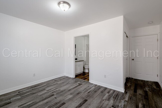 Building Photo - 130 8th St