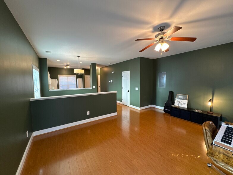 Building Photo - 1917 Wayne St