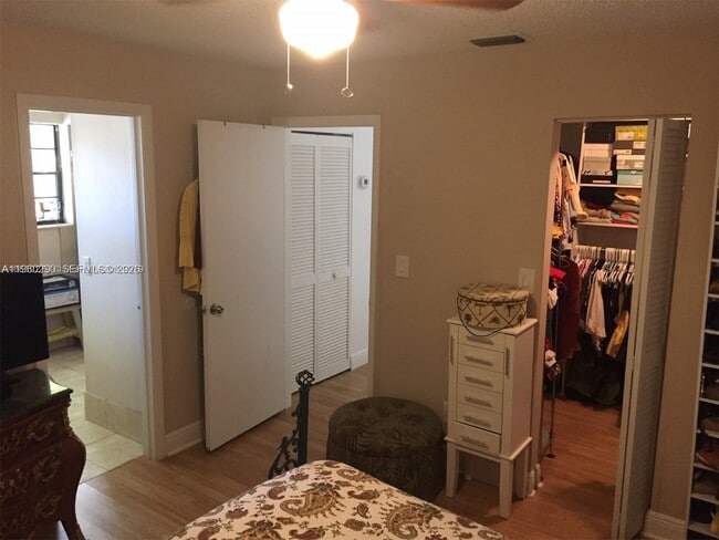 Building Photo - 2191 Bayberry Dr