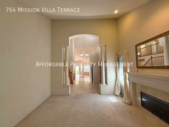 Building Photo - 764 Mission Villa Terrace