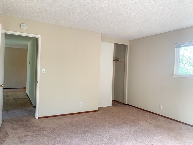 Building Photo - Campbell Apt just off San Tomas