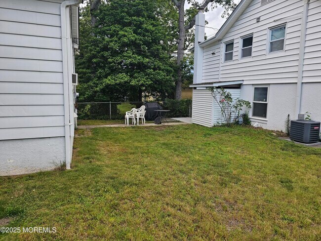 Building Photo - 222 Norwood Ln