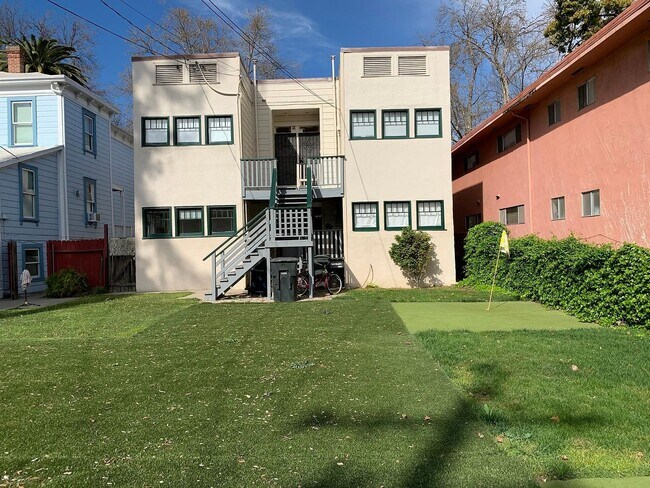 Building Photo - 2318 H St