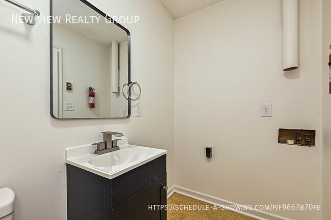 Building Photo - 220 McDade Rd