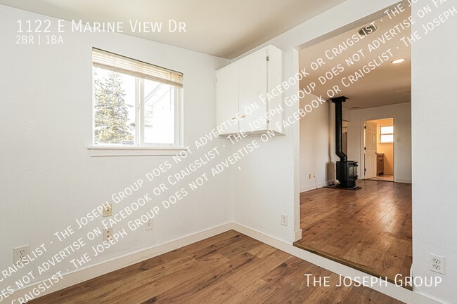 Building Photo - 1122 E Marine View Dr