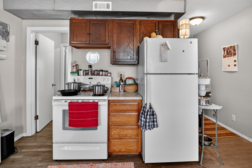 Building Photo - 203 S Main St