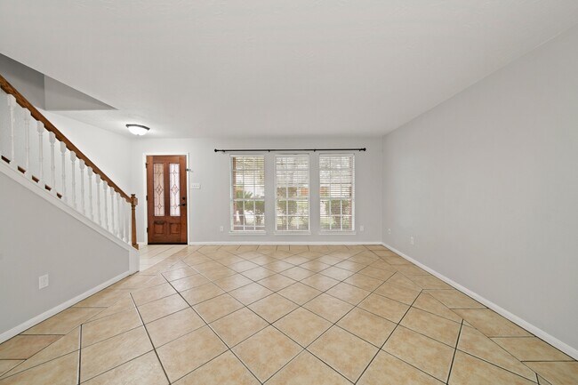 Building Photo - 18902 Sun Pass Dr