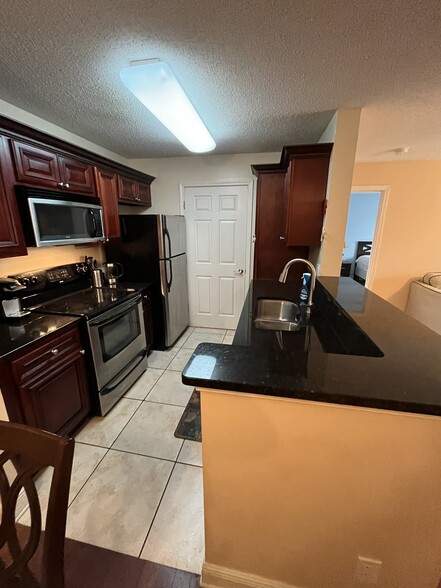 Building Photo - 7206 Santa Fe Pky