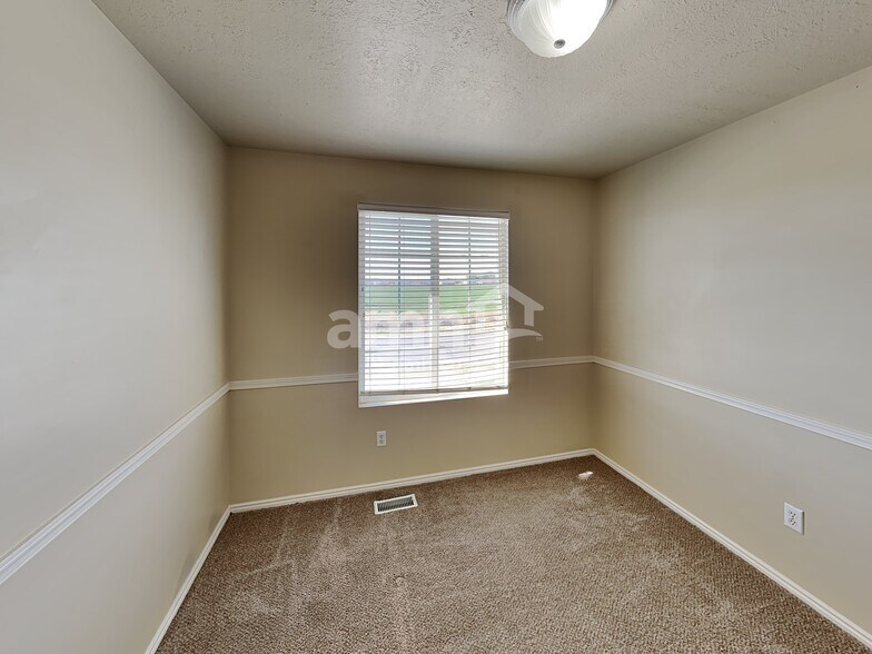 Building Photo - 2397 S 3000 W