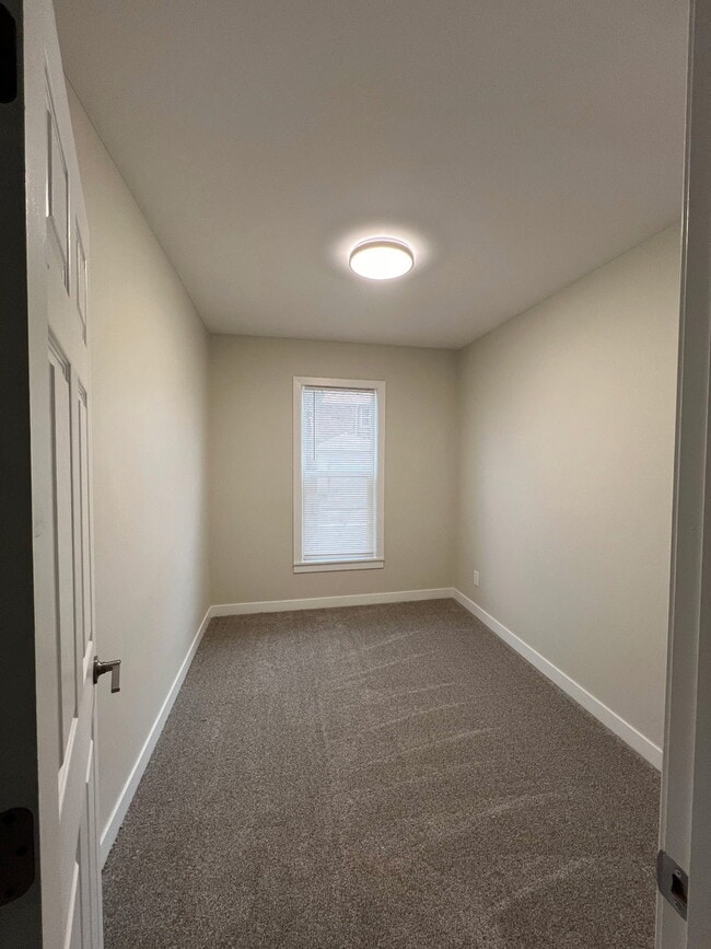 Building Photo - 928 Garfield St