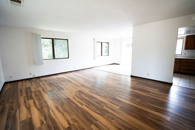 Building Photo - Single Level Home in McKinelyville