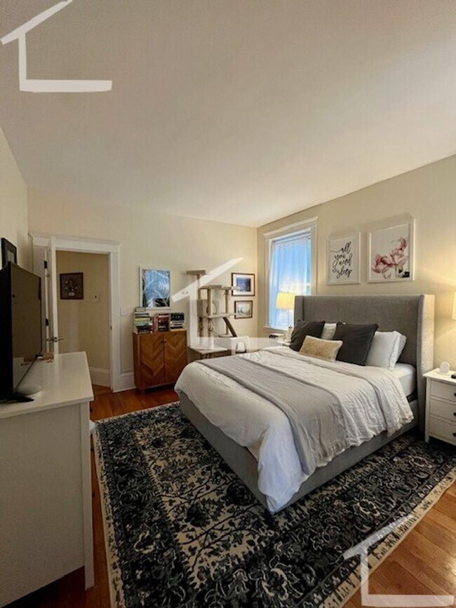 Building Photo - Nice 2 bed with office