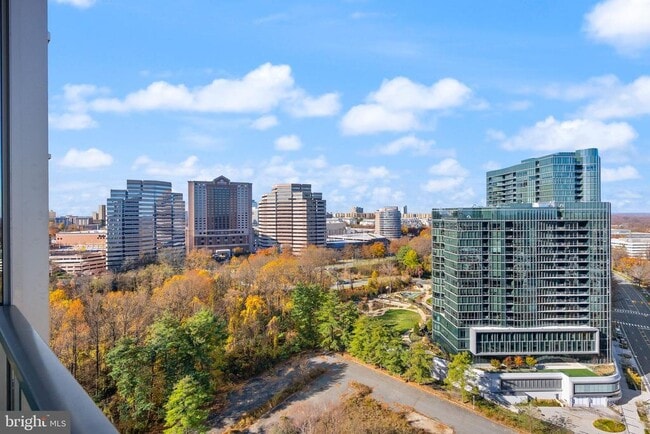 Building Photo - 7887 Jones Branch Dr