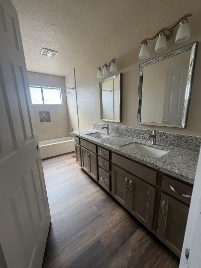 Building Photo - 5095 W Kadota Ave