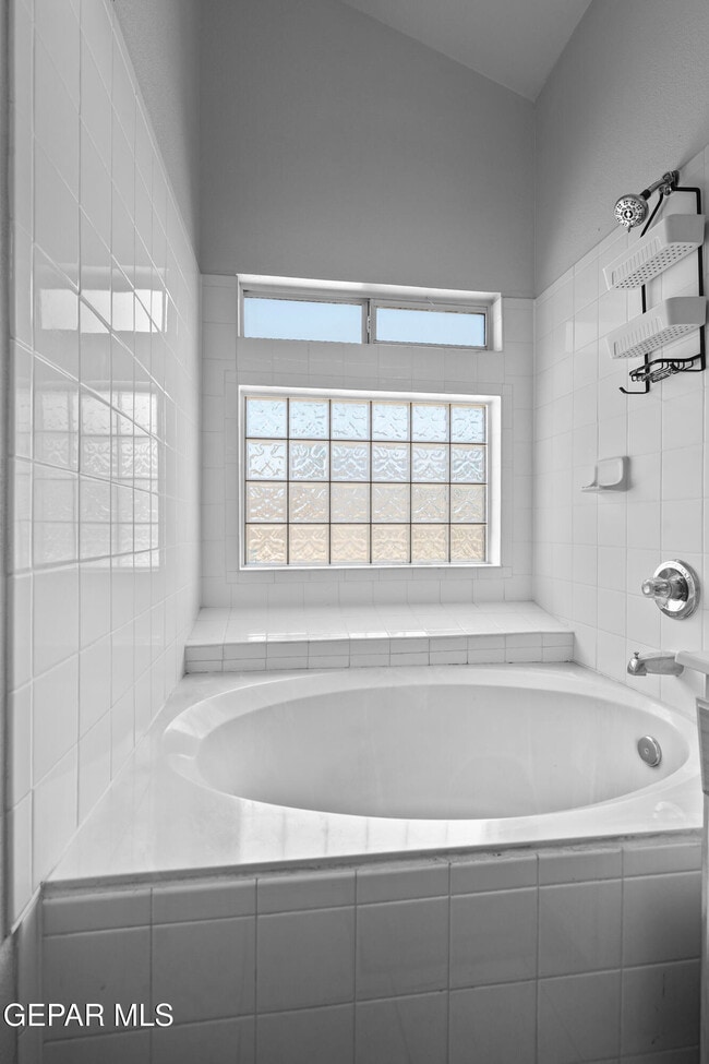 Building Photo - 5009 Cedar Sands Ln
