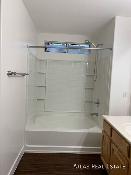 Building Photo - 4125 E Baylor Ln