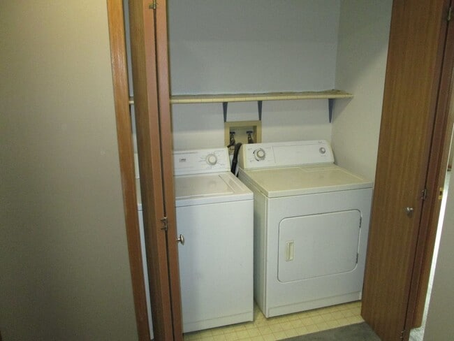 Building Photo - Next to Capital Beach Lake with free internet & cable tv