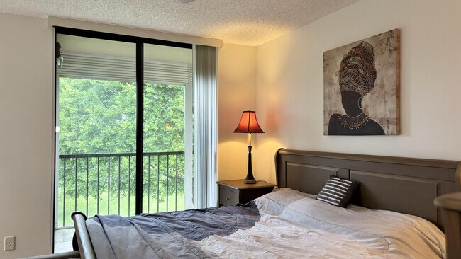 Building Photo - 5130 Las Verdes Cir