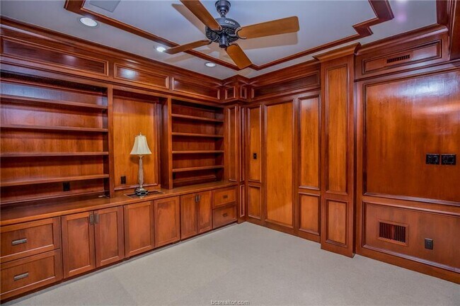 Building Photo - 45 Briar Hollow Ln